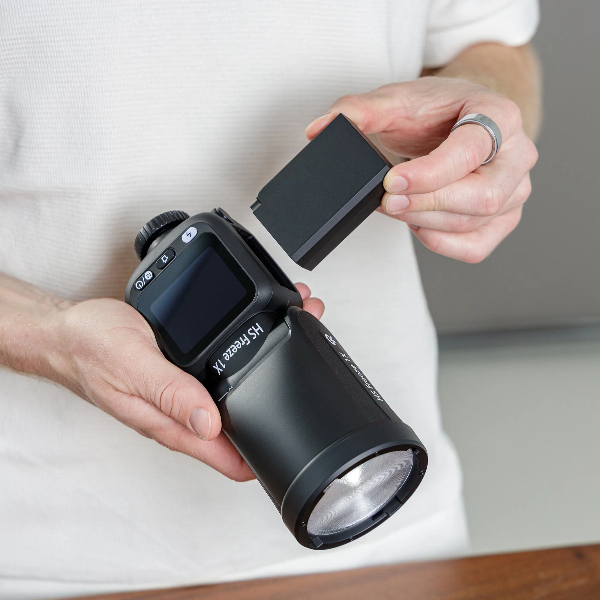 Akku für Aufsteckblitz HS Freeze 1X - Image 3